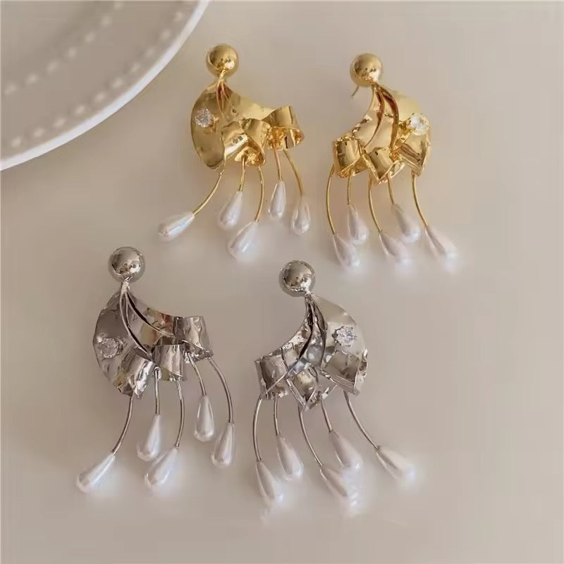 Sparkle Pearls Shape Earrings