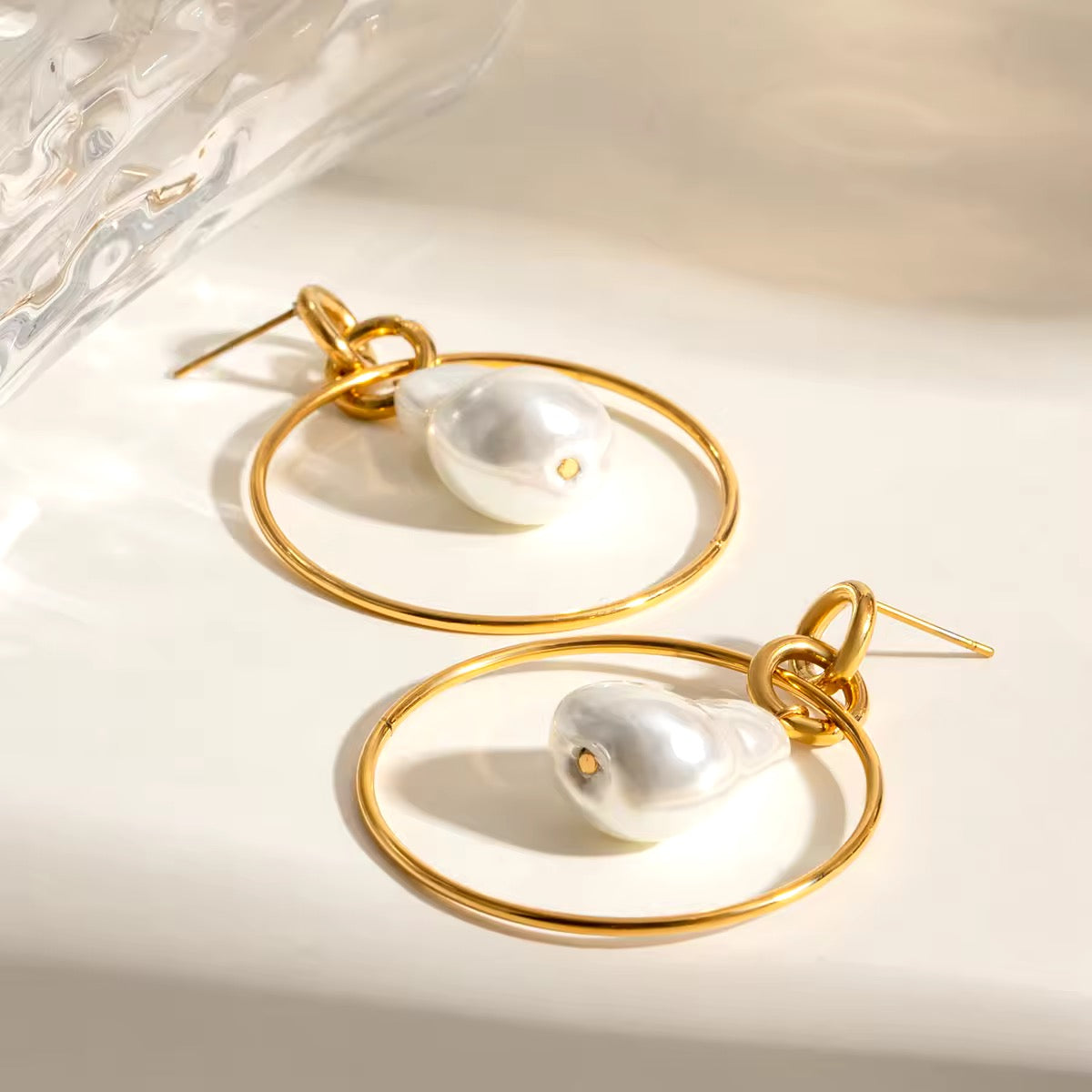 Circle Glass Pearl Earrings
